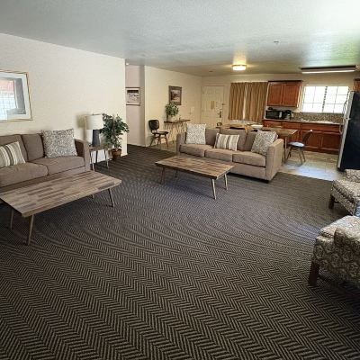 3 Bedroom Suite with Spa Cedar Lodge Promo Code