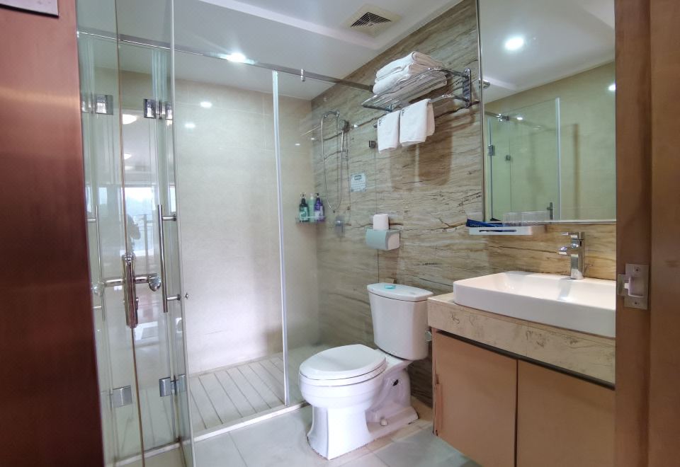 Yunshangju Theme ApartmentNorth European-Style Simple Deluxe Room (Balcony)