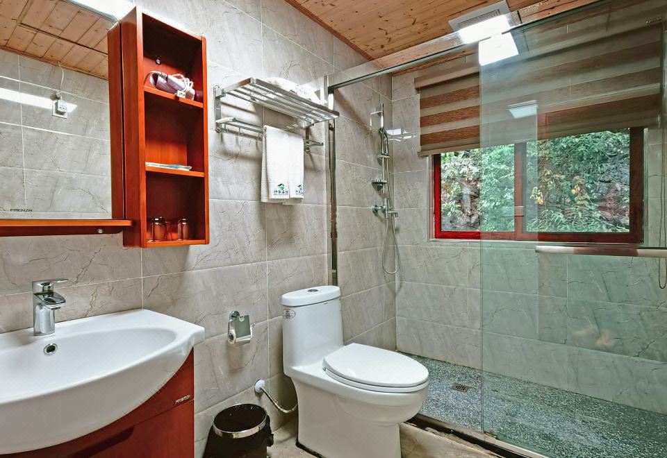 Shenquangu Muwu InnDetached 4-Room Cabin Villa