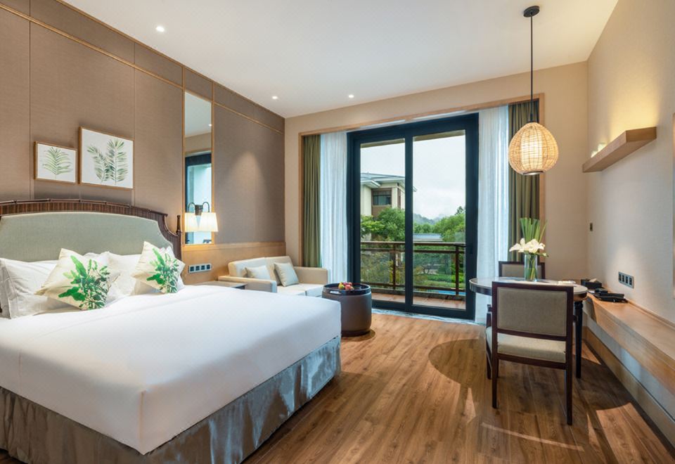 馨悦楼豪华园景大床房（新楼）