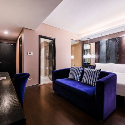 商務大床房（手機投屏+迷你吧） 桔子水晶上海北外灘酒店優惠