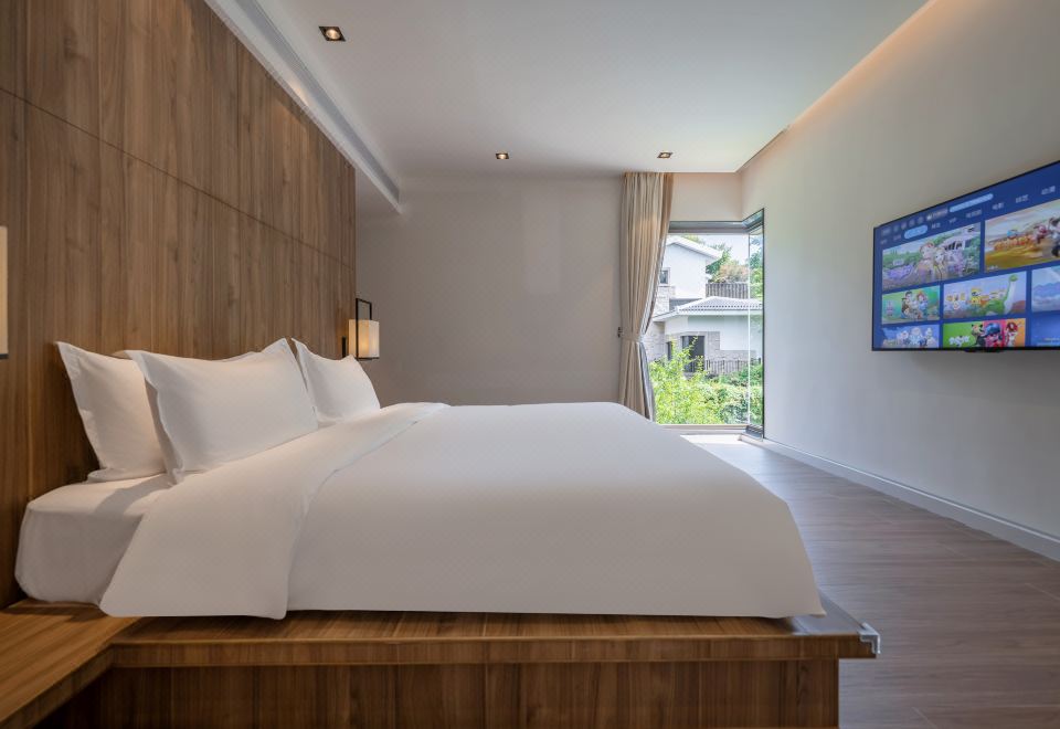 Shanshui Villa HotelShuiyin Villa Classic Room (Designer Crafted)