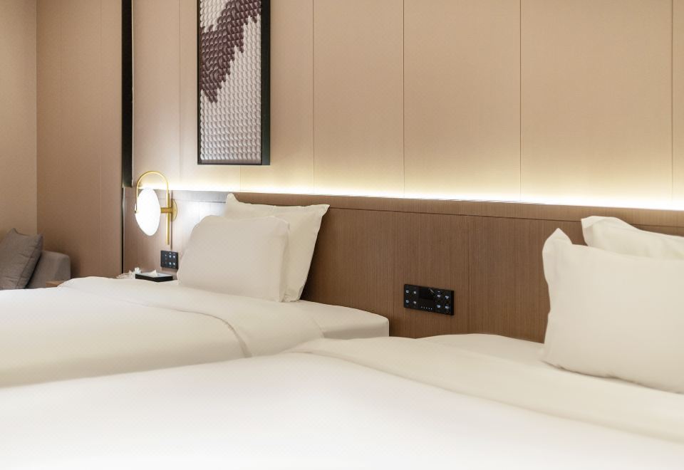 高級雙床房（（慕斯床墊+零壓枕頭+mini吧+無窗）