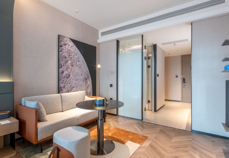 Shenzhen Nanshan Science Park high-tech Central ATOURS HotelJimu Family Room (Mini Fridge + Screen Projection TV + Yoga Mat + Deep Sleep PRO Pillow)