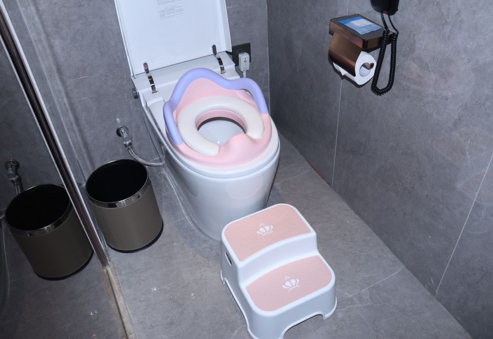 行政复式小童亲子房