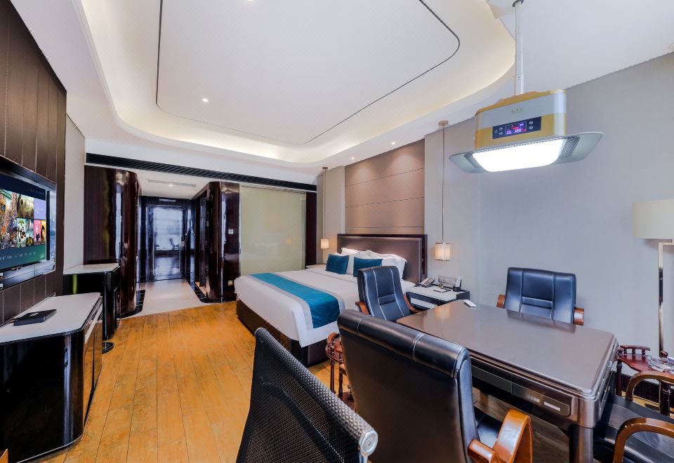 Yuanling Huixin Lijing HotelQueen Room With Cards