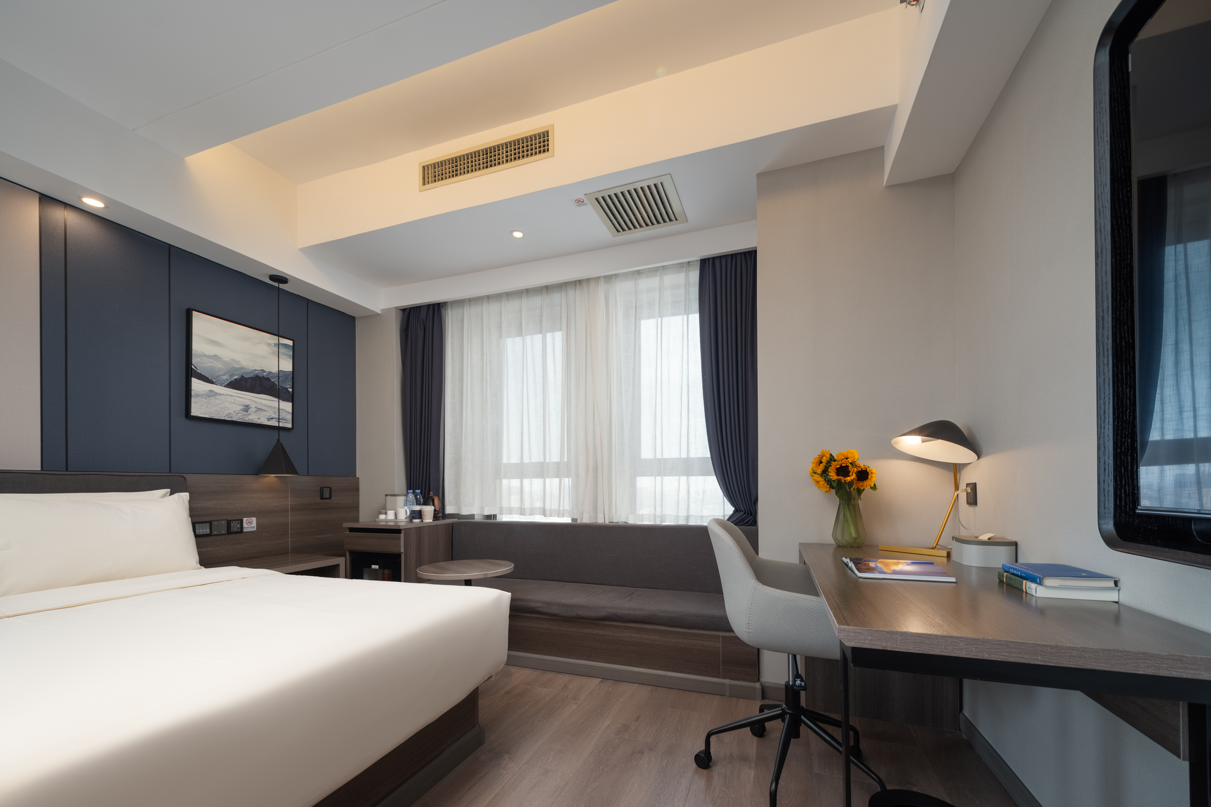 几木大床房（手机投屏＋加湿器+小冰箱+浴袍+体重秤）