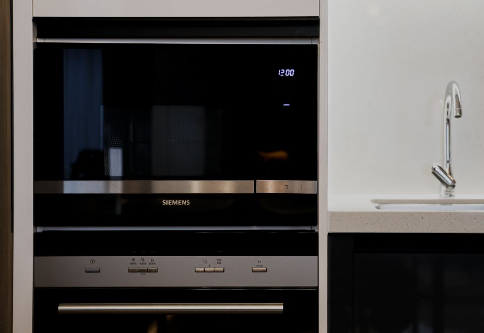 The Meixi Lake, Changsha Marriott Executive ApartmentsKuya Pig Hero Themed Room (Double Beds)