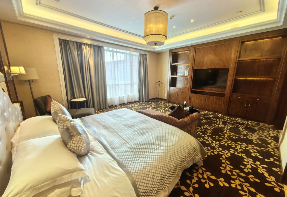 Ondine Oriental International HotelDeluxe Suite