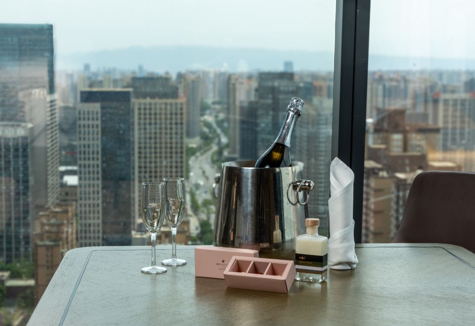 【舒眠泡泡浴大床主题房】270°云端高空落日晚霞