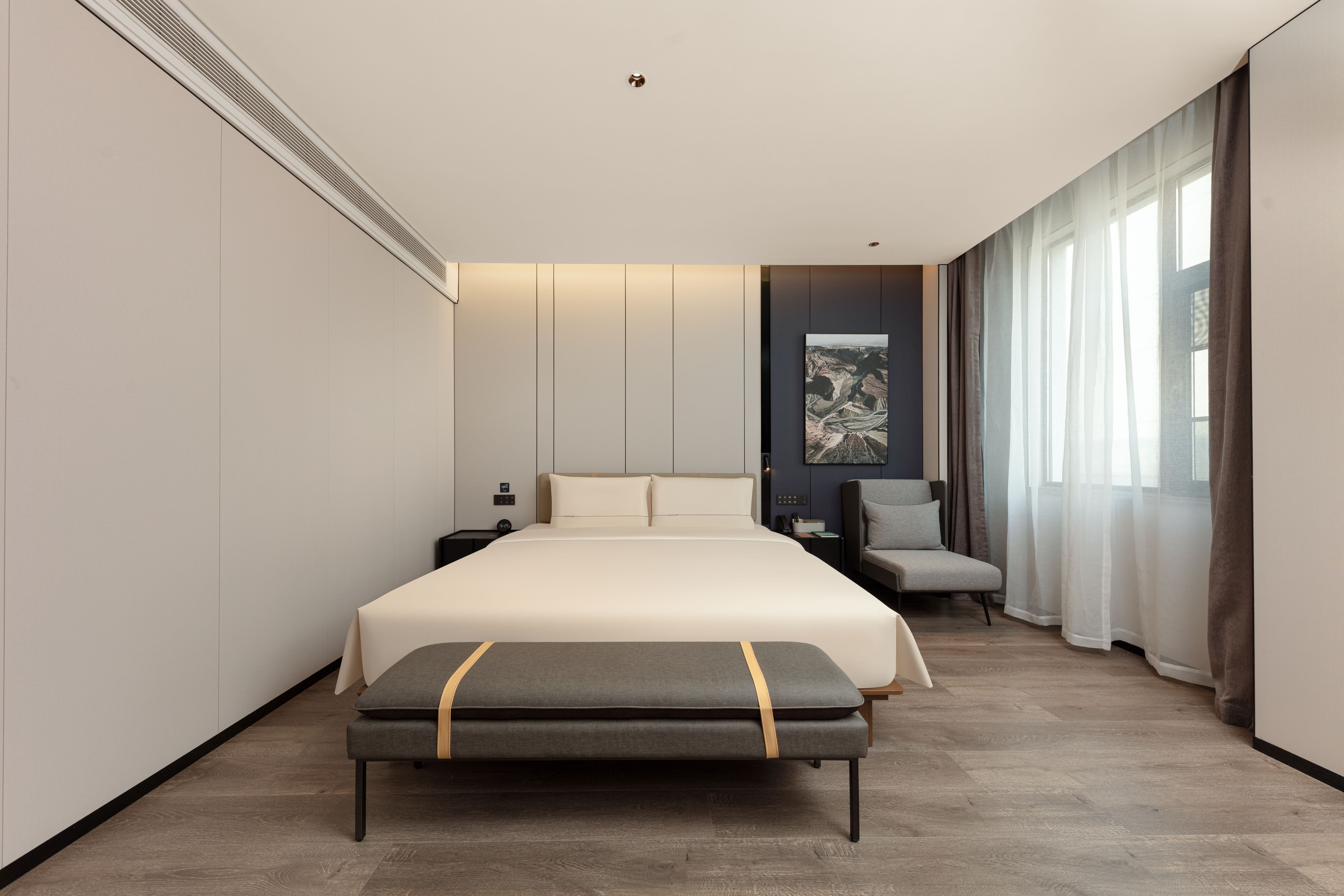 行政大床房【智控-深睡床垫-超大空间-mini冰箱】