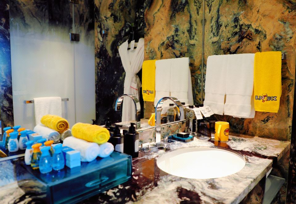 W Hotel XianB.Duck Themed Family Twin Room