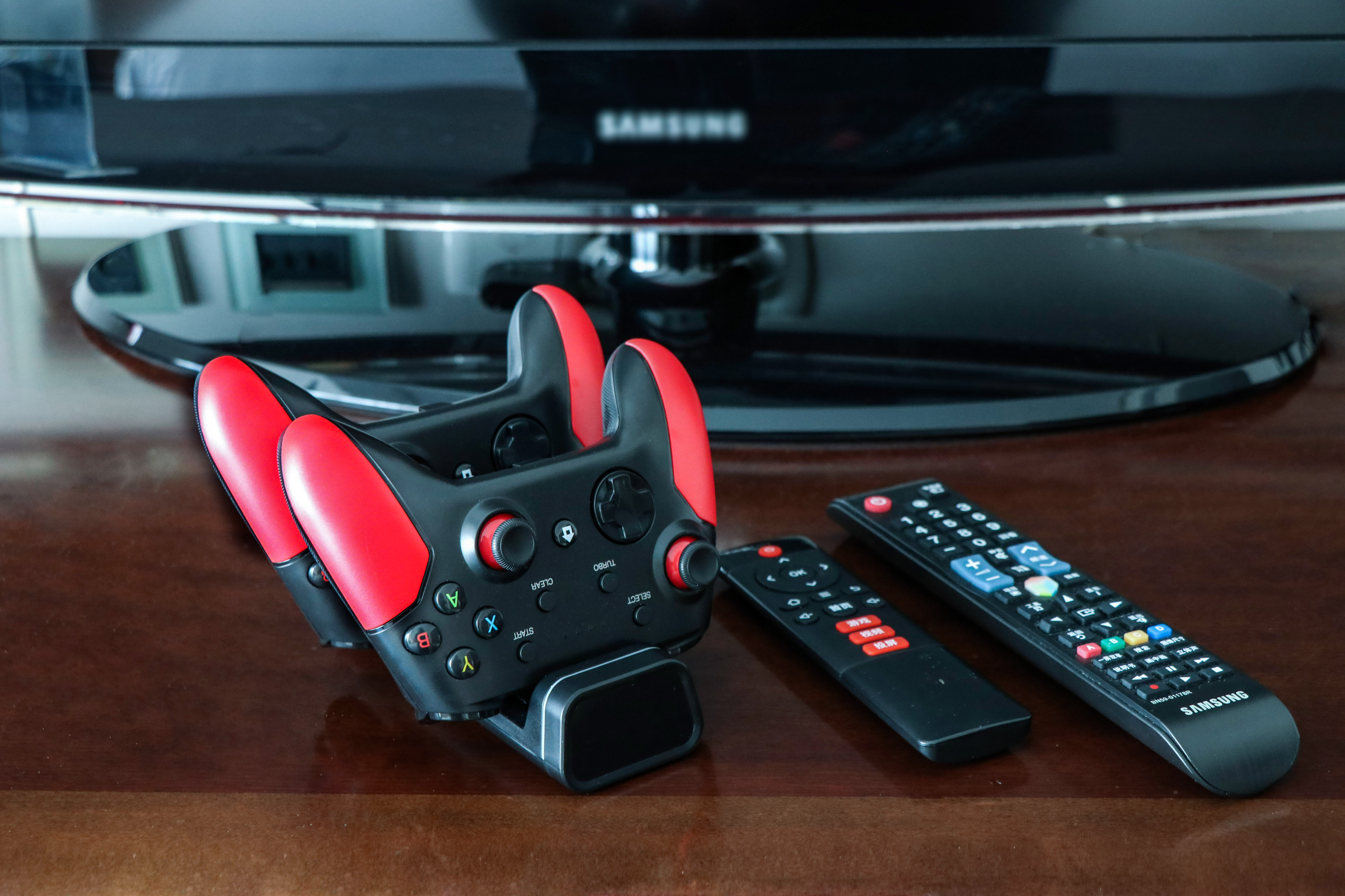 电玩房-标准套房+城市景观