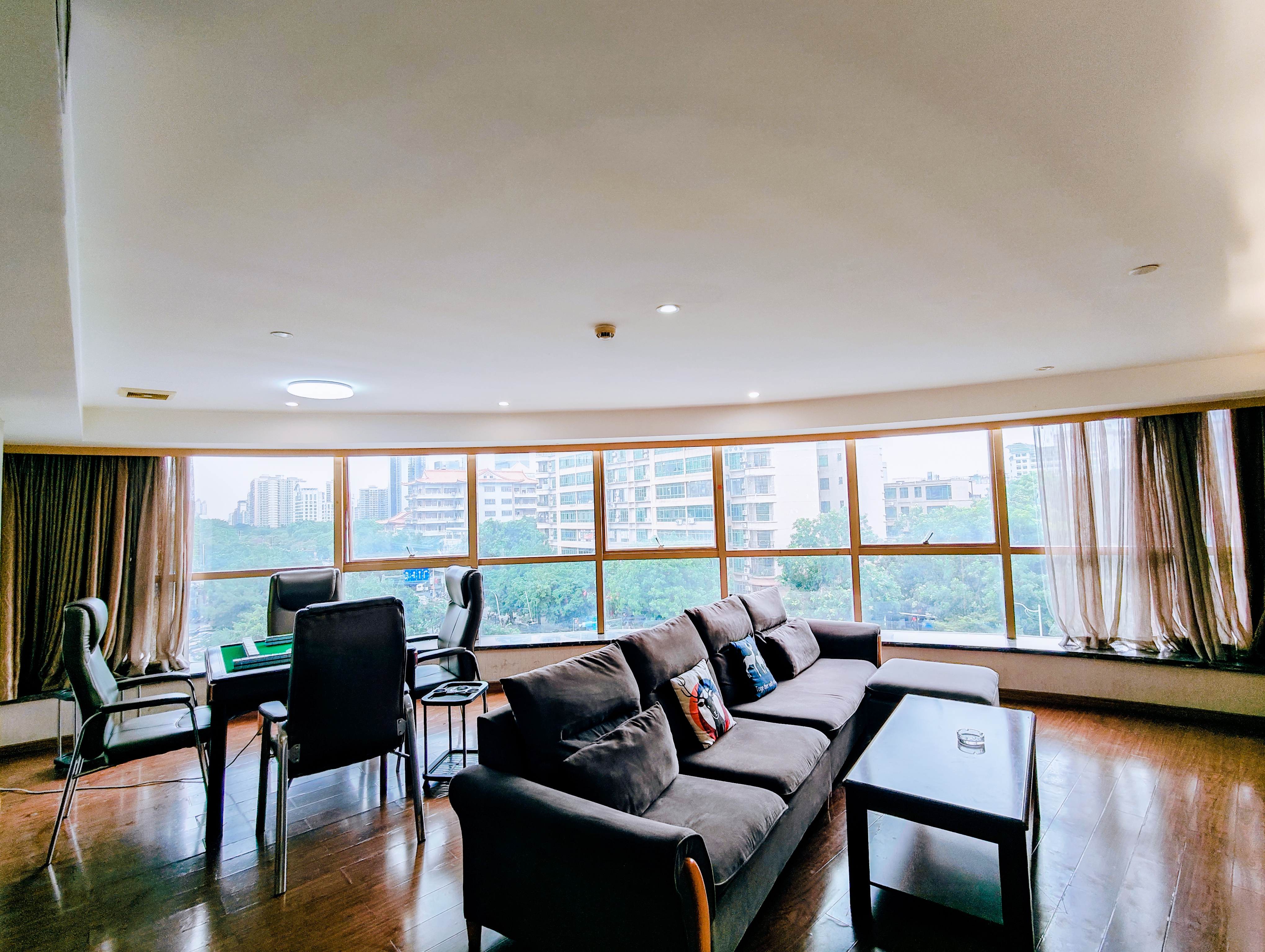 豪华麻将双床套房「一室一厅+全景落地窗+大麻将子」