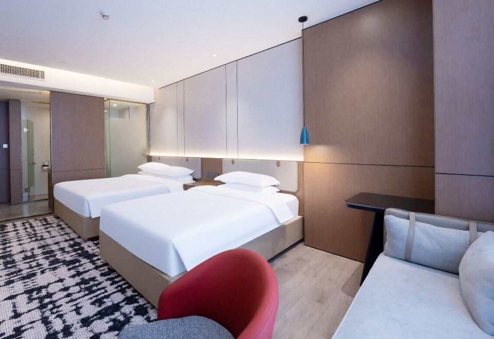 趣致·亲子双床房-安心舒睡（中央空调+坐卧沙发+舒适好眠床垫+迷你冰箱+定制深睡好眠床品）