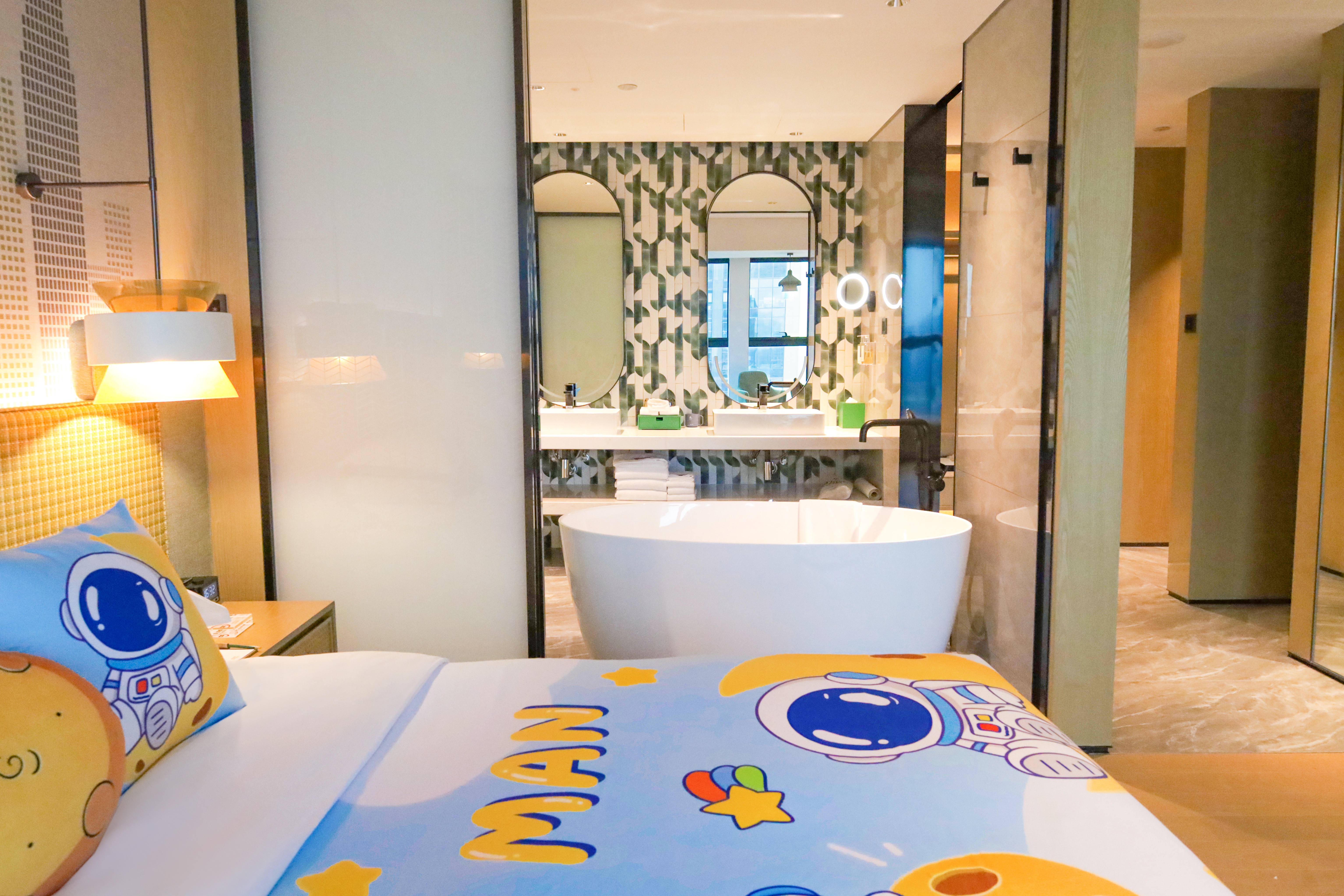 【小小太空人】亲子主题套房