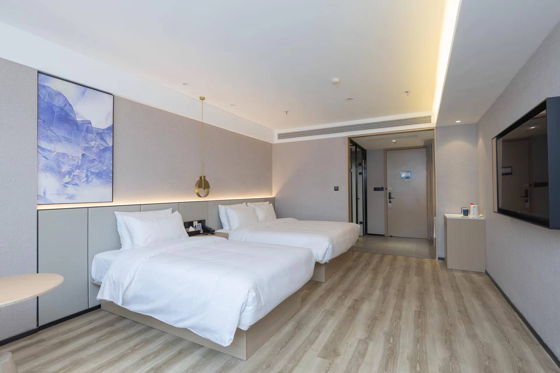 家庭房（可投屏55寸电视+喜临门床垫+自助洗衣）