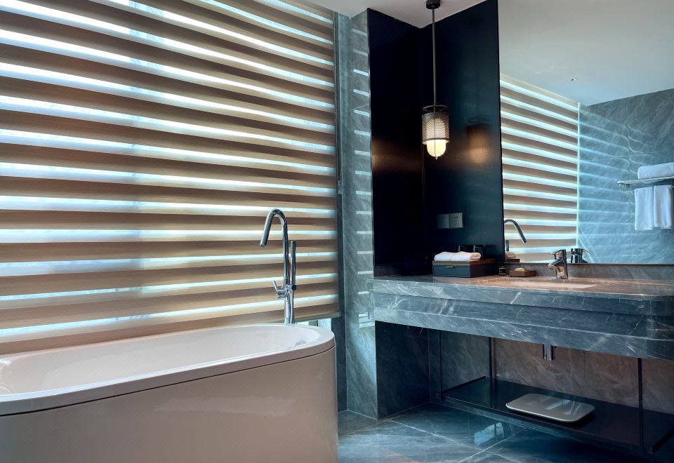 Century Huatian HotelBusiness Suite