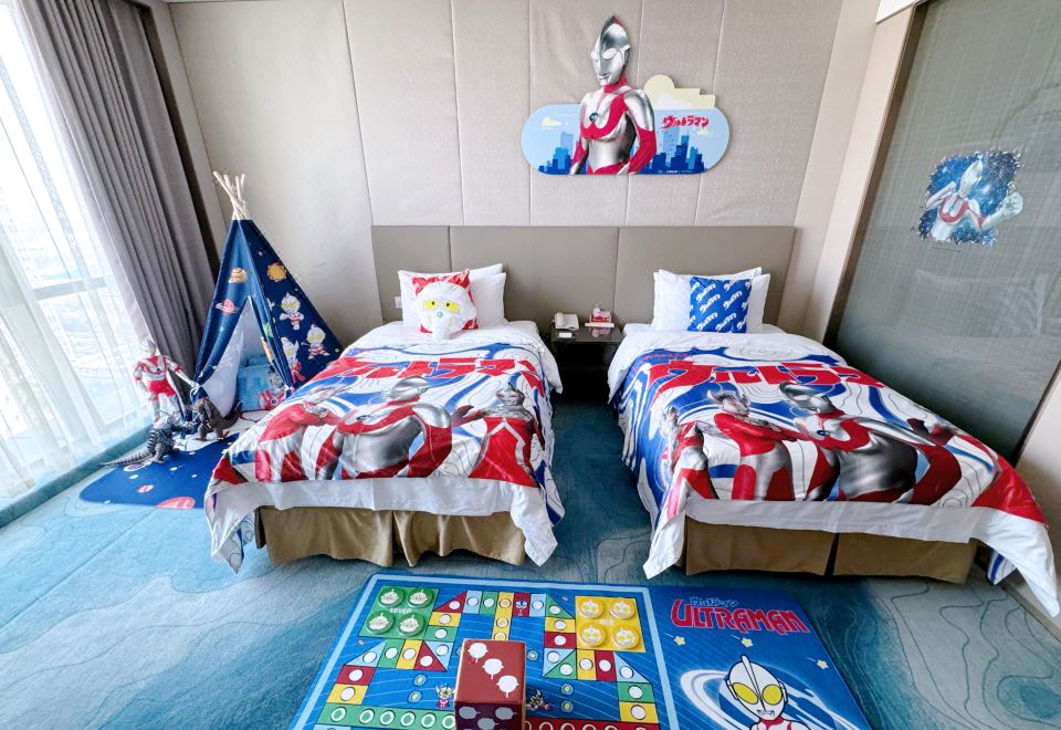 奥特曼主题亲子房（双床）