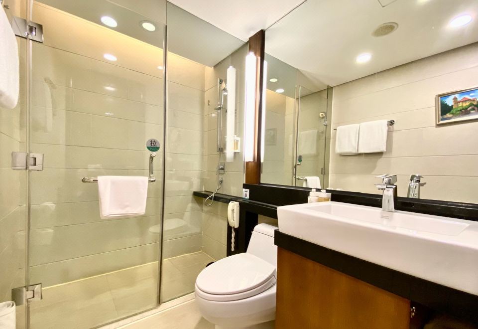 Holiday Inn Qingdao City CentreSpecial Queen Room