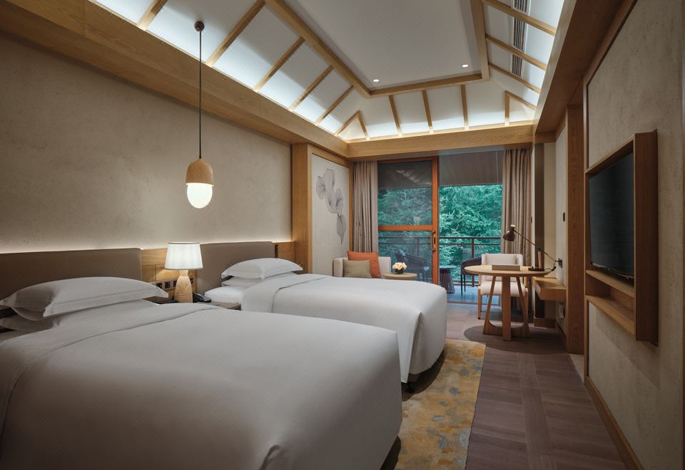 CROWNE PLAZA SHENNONGJIASuperior 2-bed Room