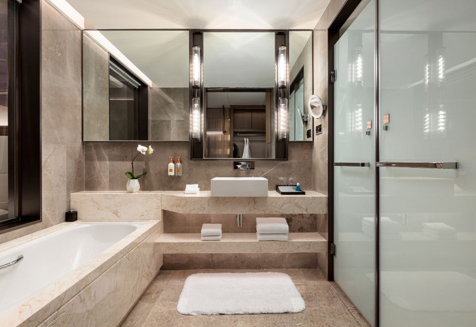 Crowne Plaza Beihai Silver BeachStandard Room