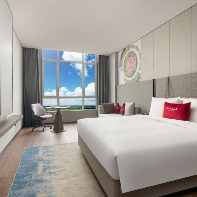 特惠大床房 青島膠東國際機場華美達飯店優惠