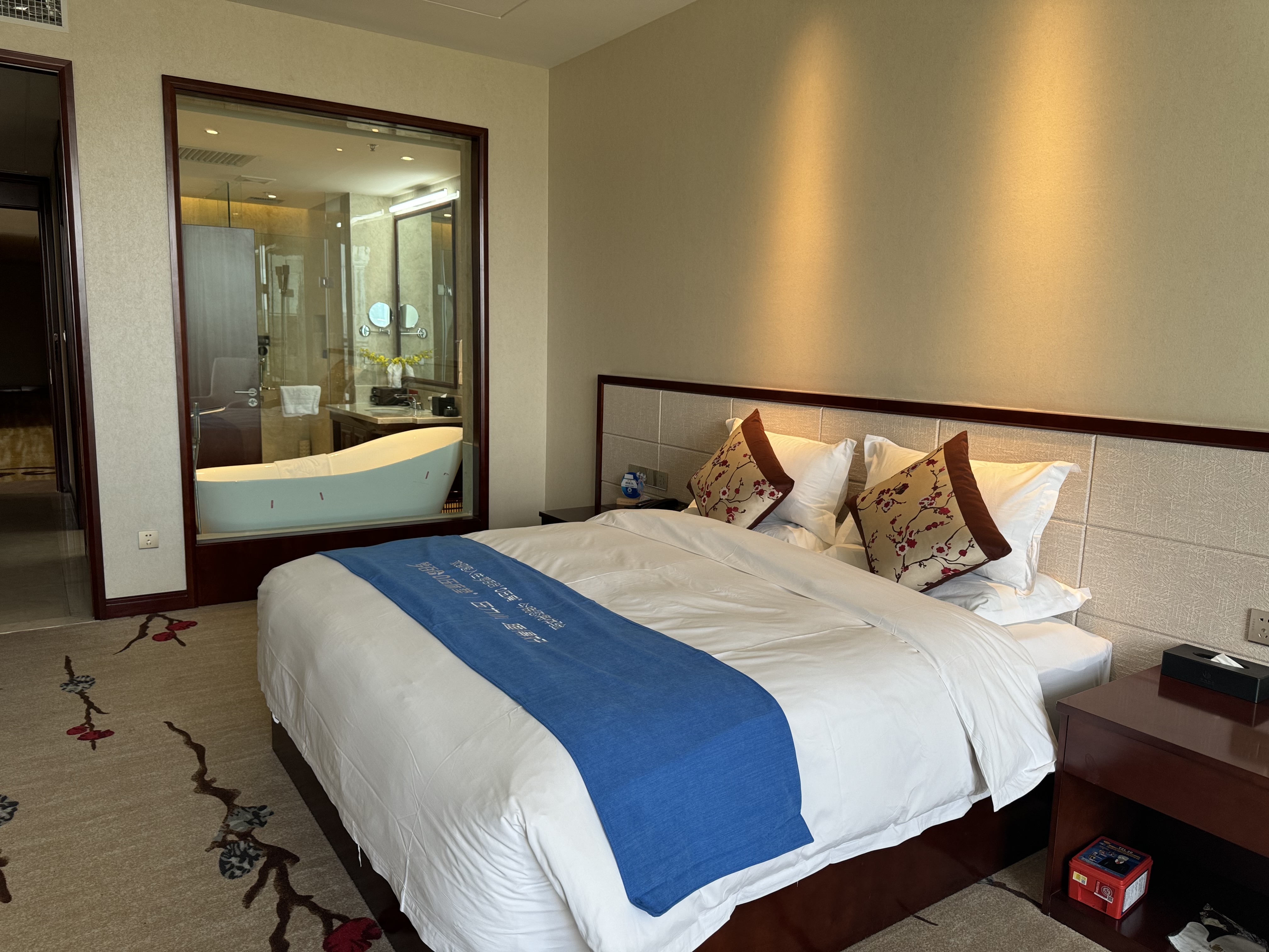 0压豪华大床房（梦百合0压床垫+0压记忆枕）