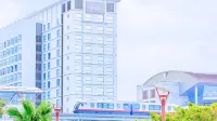 Mercure Okinawa Naha Hotele w: 