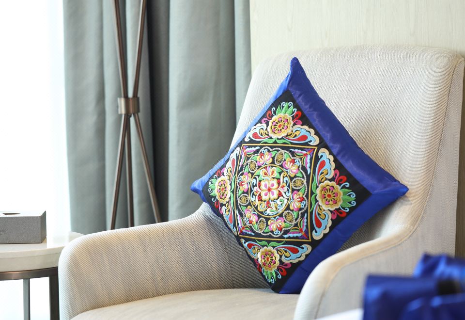 米洛甲花神大床房