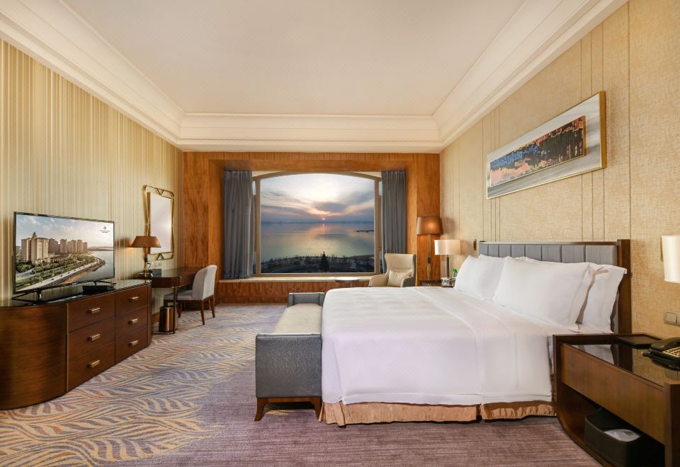 Chateau Star River QingdaoExecutive Sea-view Suite