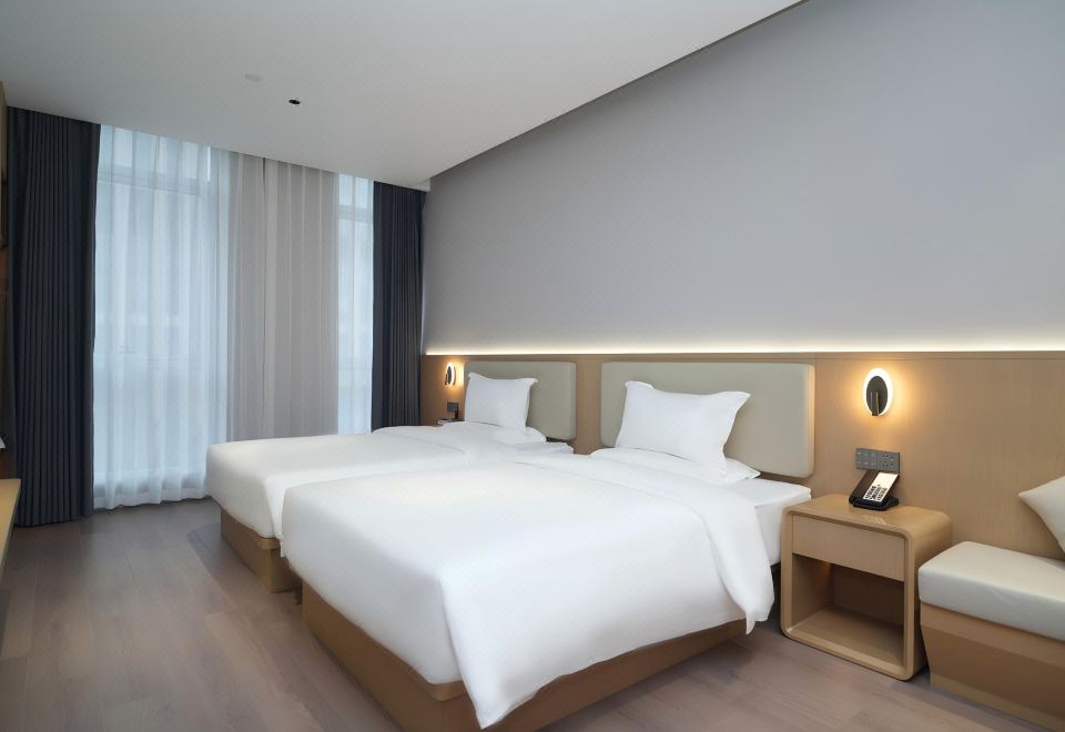 Luxurious Delight Twin Room With Memory Mattress And Smart Control