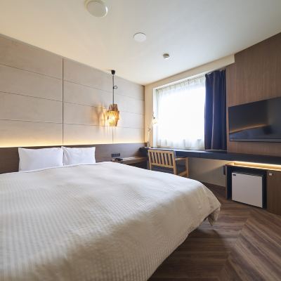 Double Room with Shower Smoking