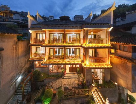 Phoenix Tea Words Listening to Rain River View Homestay (Phoenix Scenic Area Nanhuaqiao Branch)
