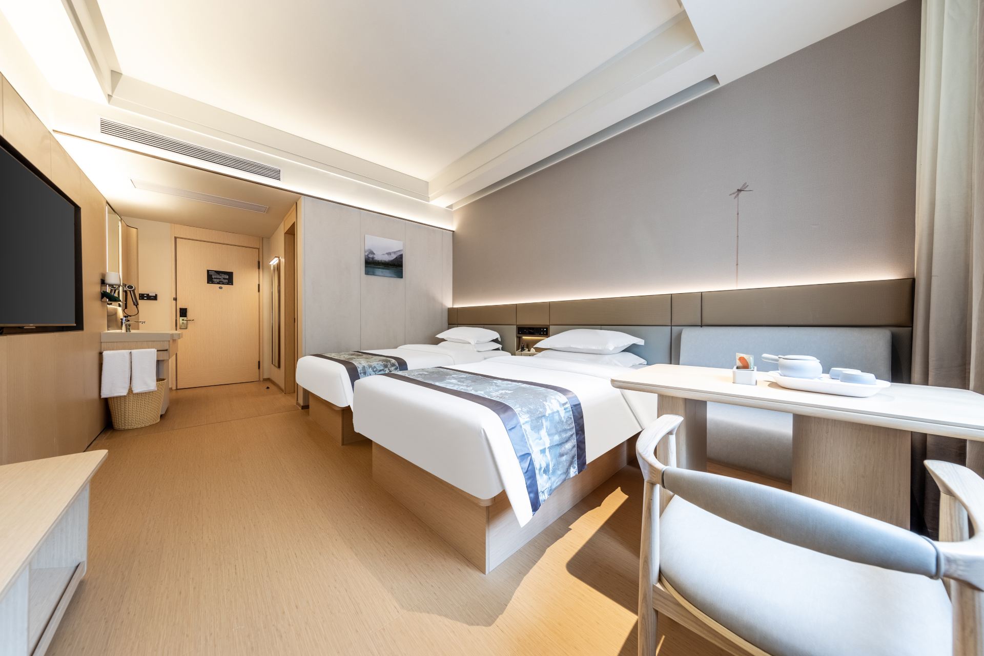 Smart Enjoyment Twin Room (Smart Dryer + Smart Guest Control + Smart Toilet)