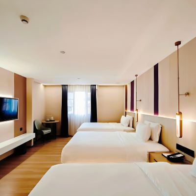 家庭房 麗楓酒店（珠海拱北口岸廣場輕軌總站店）優惠