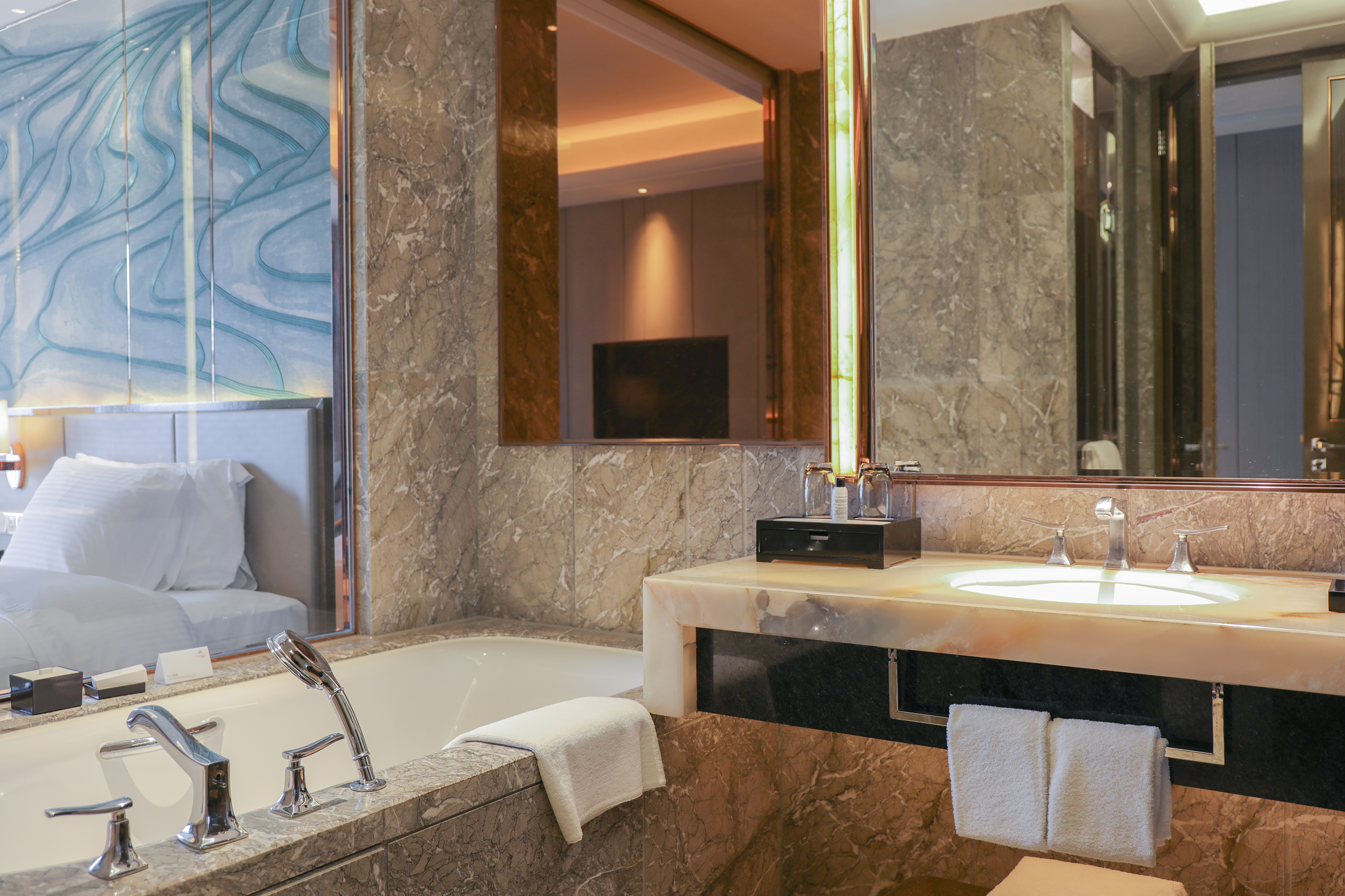 豪华荷里活双床房