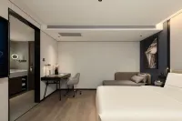 Atour Hotel (Lanzhou Zhangye Road Pedestrian Street Provincial Government Subway Station)