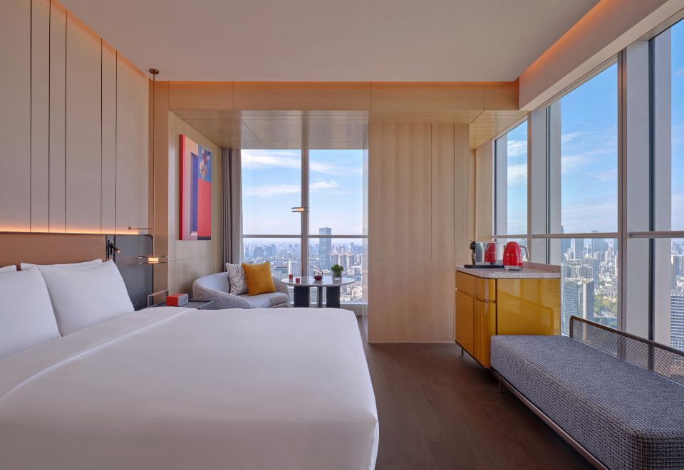 1 King Bed, City View, Corner, Deluxe