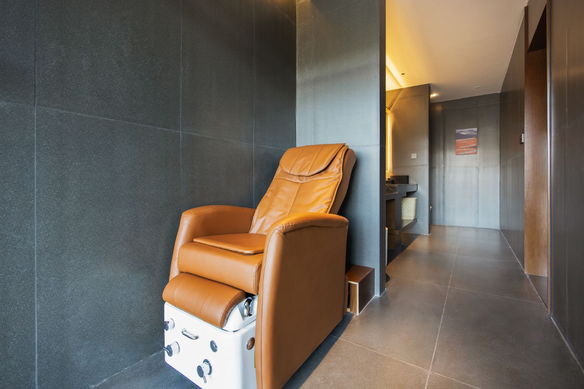 Extreme Horizon Oxygen-Enriched Suite with Mountain View (Heated Flooring + Scenic Balcony + Relaxing Massage Chair)