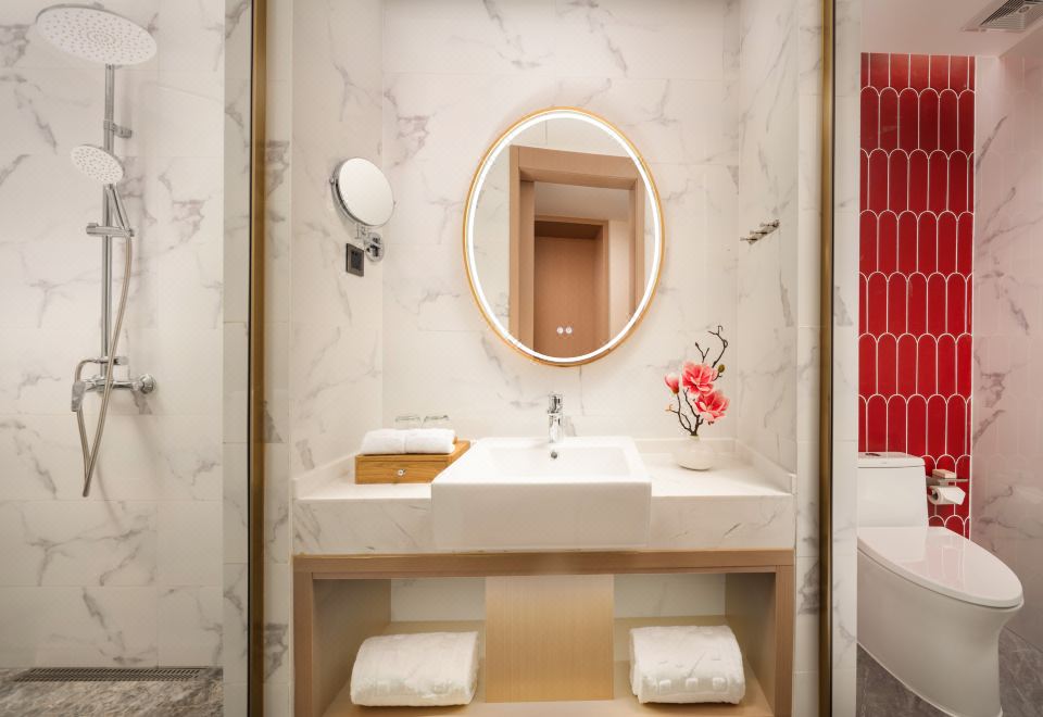 尊贵大床房（电视投屏+蒸汽眼罩）