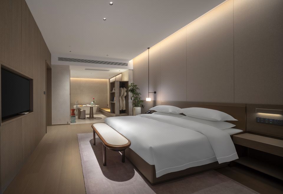 鸿云棋牌落日套房