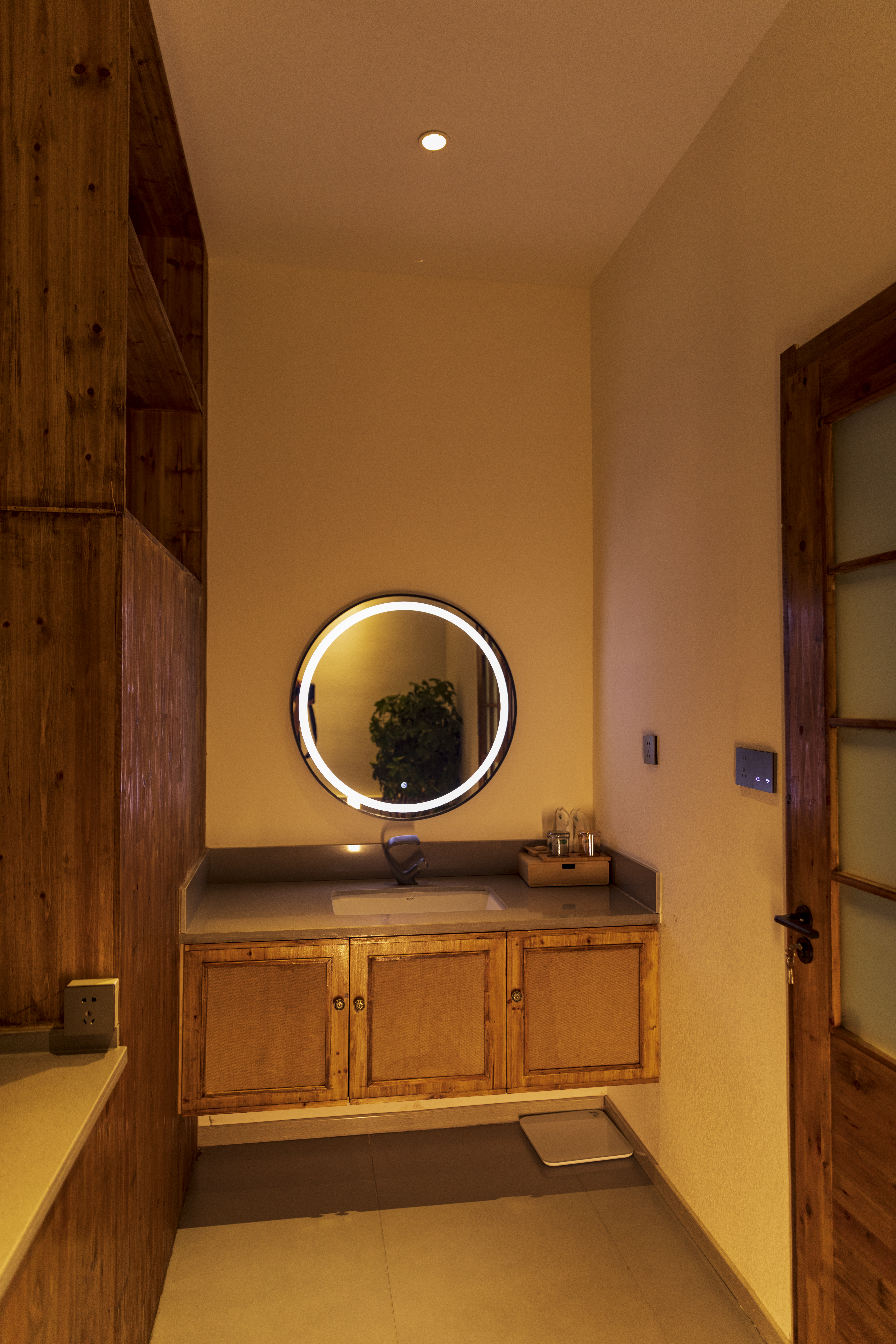 丘壠-攀岩亲子主题房