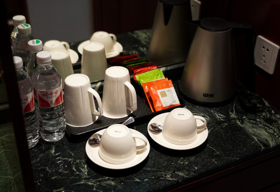 WUXI TAIHU HOTELGuestroom (Double Bed) (West Building)