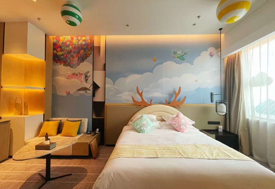 Crowne Plaza QidongCandy House Deluxe Double Bed Room (Playful Fish Lips + Childhood Carousel + Floor-to-Ceiling Window)