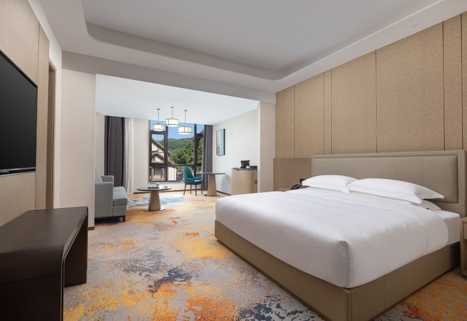 Deluxe Queen Room