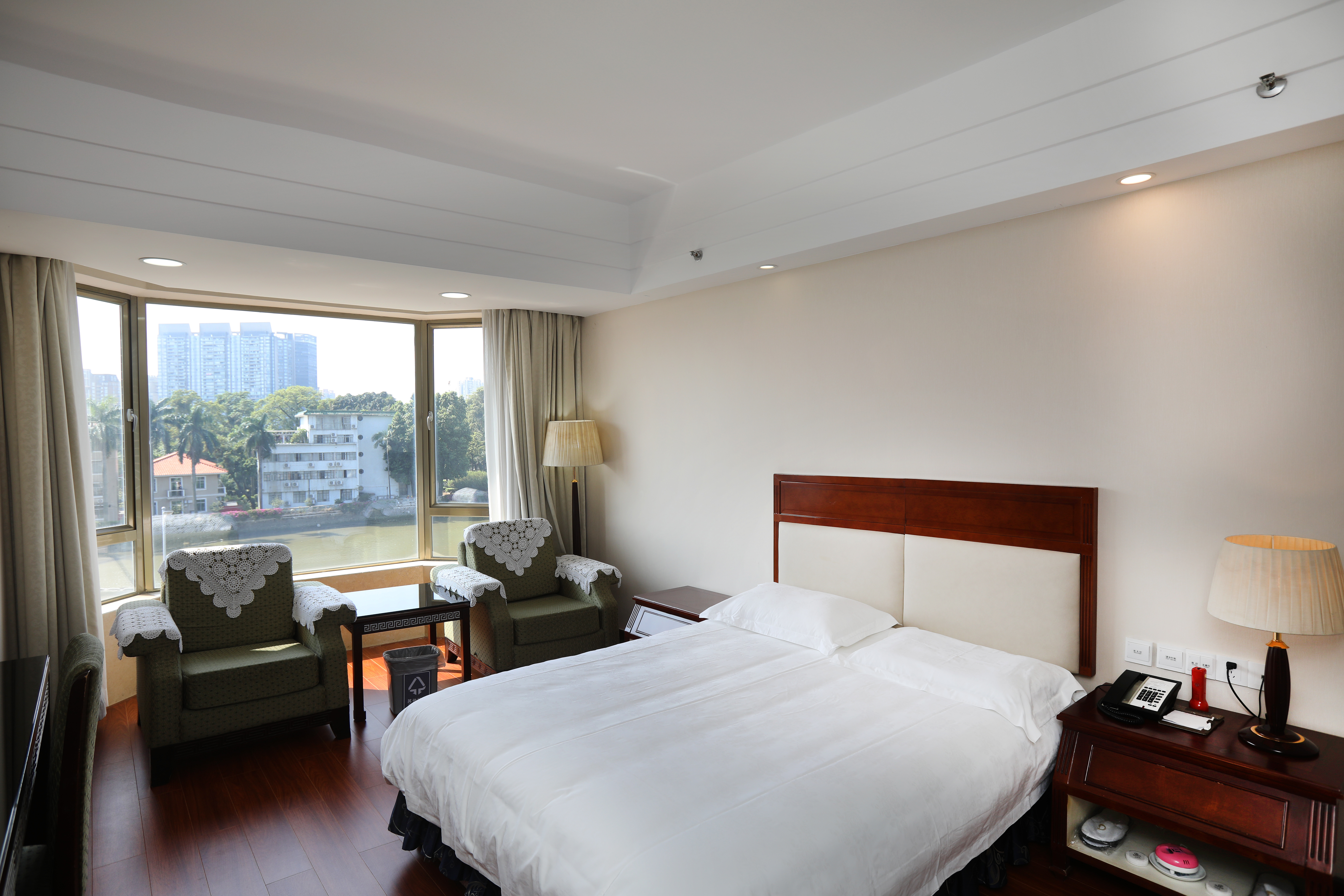 湖滨楼江景单间