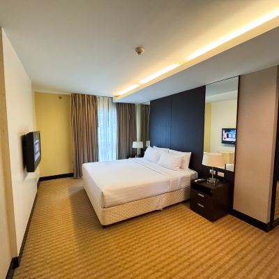 兩卧室三人套房 曼谷沙吞路耐拉提瓦斯公寓酒店優惠