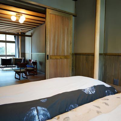 渓流を眺める温泉付き客室（リビング＋ツイン） 奥三河・湯谷温泉　はづ別館 クーポン