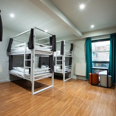 8人混合宿舍 a&o 愛丁堡城市青年旅舍優惠